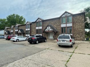 2439 Lakeshore Dr #16, Pekin, IL 61554