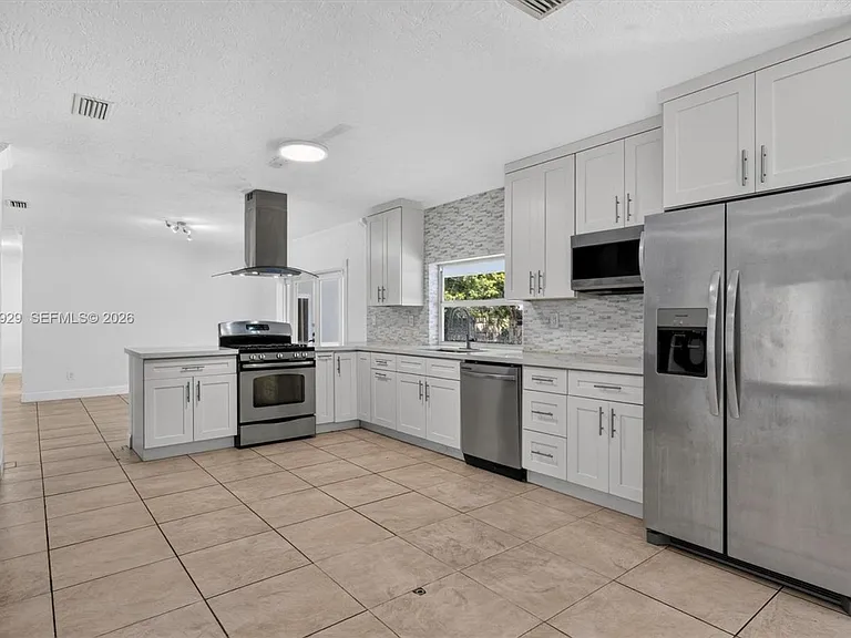 8220 SW 152nd St — Photo 42