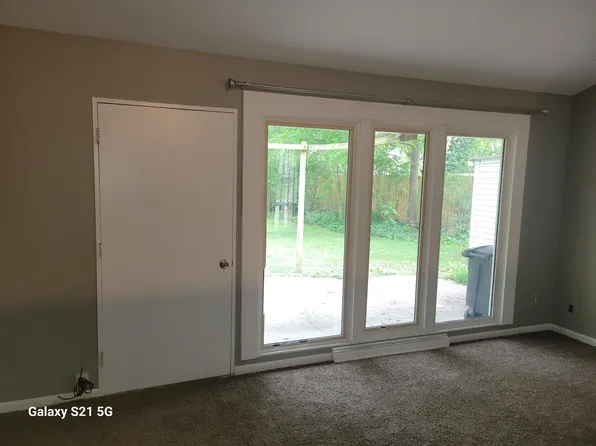495 Abbyshire Dr, Berea, OH 44017
