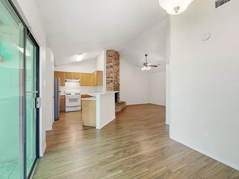 2602 Colquitt Cv #A — Photo 12