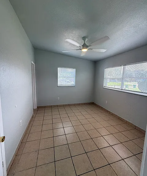 868 Tomkins St — Photo 18