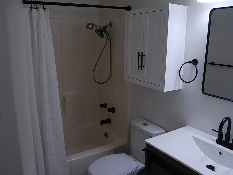 5142 Hillwood Dr — Photo 9