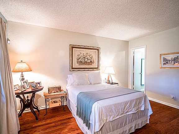 3rd image of 770 SE 2nd Ave #104E