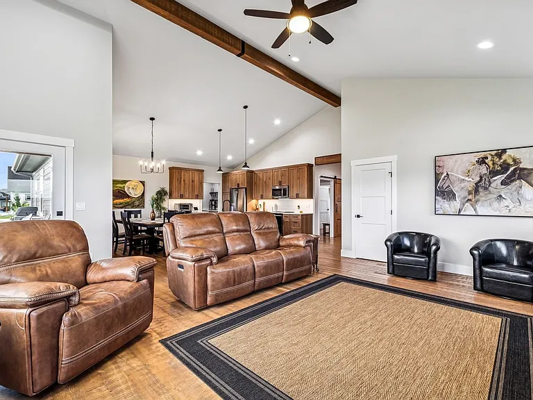 501 Wheatland Ln — Photo 17