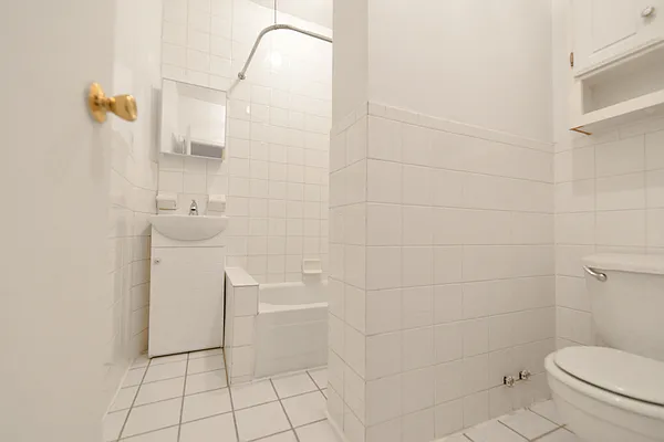 Rented by J Misrahi Realty Corp | media 20