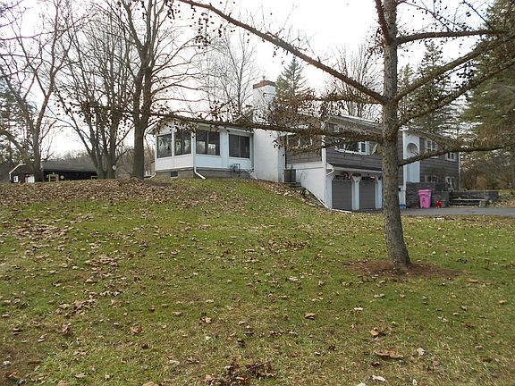 2nd image of 5466 Wood Ln