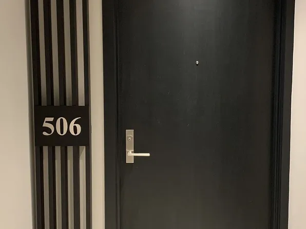 81 Wellesley St E #506, Toronto, ON M4Y 0C5