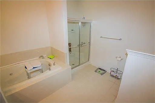 3 bed, 2523 sqft, $3,650 — Photo 2