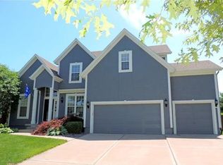 8405 W 142nd Ter, Overland Park, KS 66223