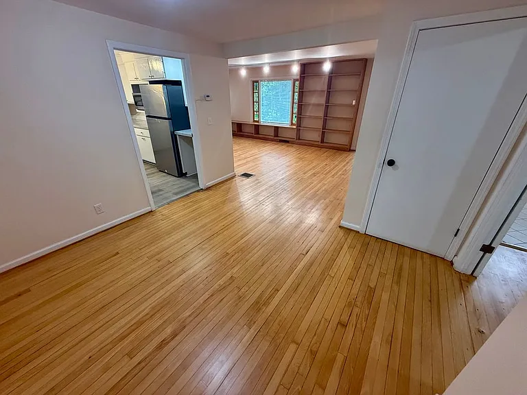325 Highland Rd — Photo 9