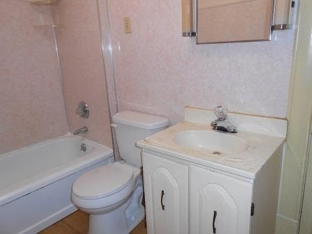 3rd image of 134 1st St NW
