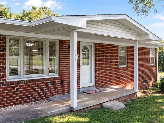3rd image of 220 Roby Dr