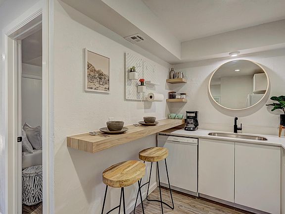 3rd image of 511 NW 29th St #6
