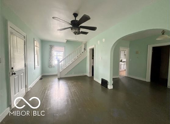 5th image of 109 N Washington St