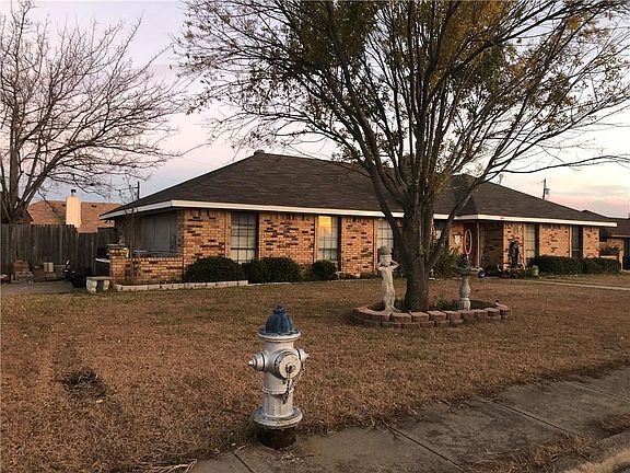 2nd image of 300 Bear Creek Dr