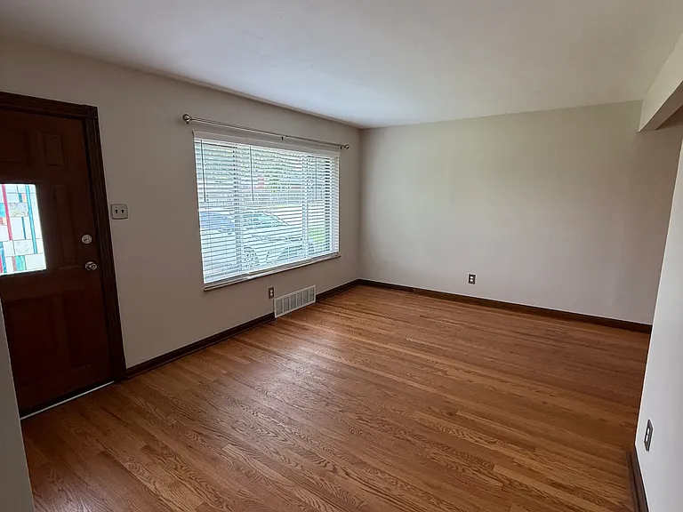 551 Rayburn Ave — Photo 8