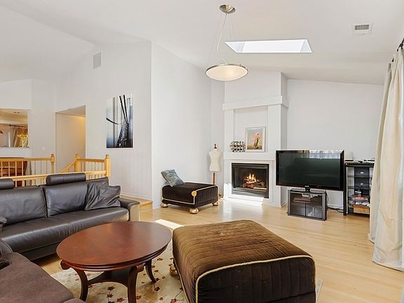 2nd image of 1221 Georgetown Way Unit 1221