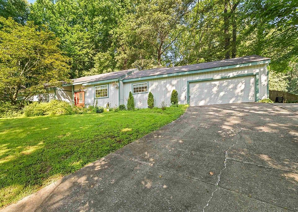 1st image of 216 Fern Hill Dr