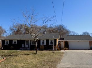 793 South Rd, South Kingstown, RI 02879
