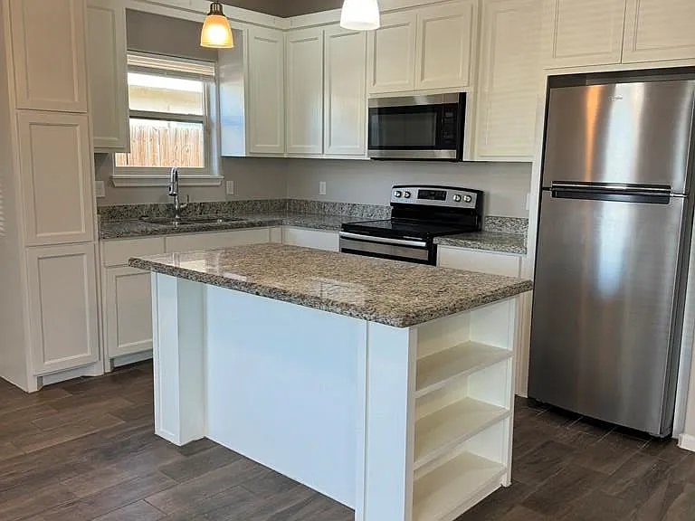 2105 Canyon Rd #1 — Photo 8