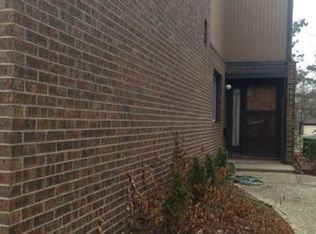 915 Quarry Dr, Akron, OH