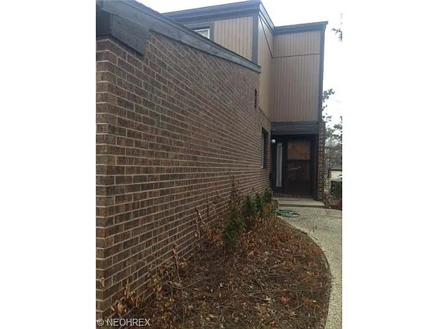 915 Quarry Dr photo 1