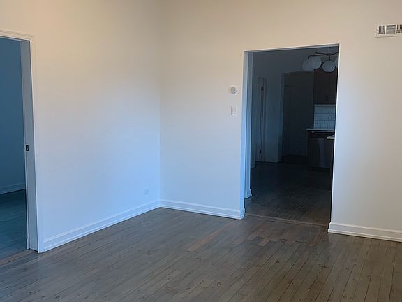 2nd image of 1401 N Oakley Blvd #2R