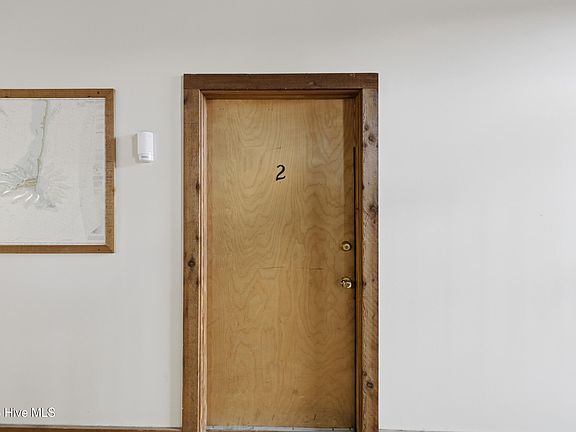 4th image of 603 E Two Colonial Ave