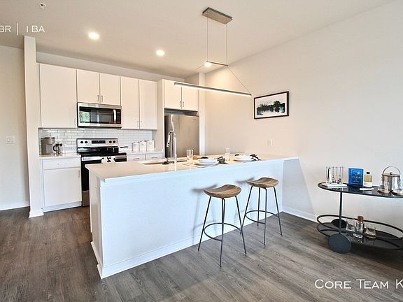 5th image of 4101 Broadway #A1