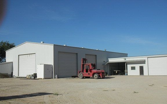 3rd image of 707 W 65th St