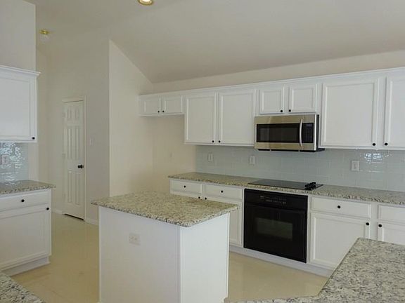 5th image of 9621 Fairmont Dr