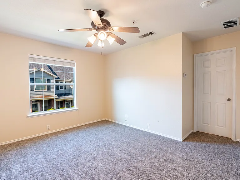 2228 Stonepark Pl — Photo 8