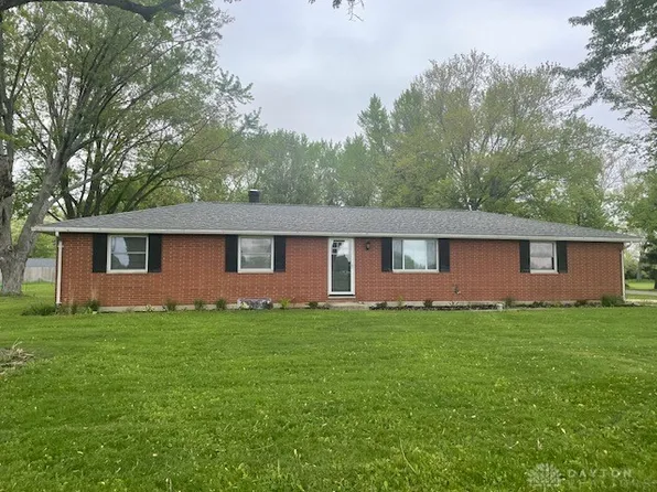 1660 Woodlawn Dr, Troy, OH 45373