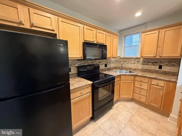 6250 Erdrick St #1, Philadelphia, PA 19135