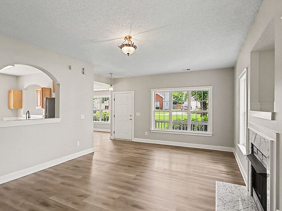 2nd image of 1919 Olsen Ln