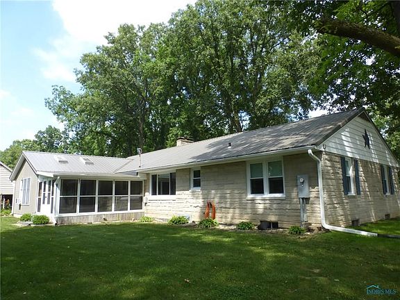 3rd image of 516 Newdale Dr