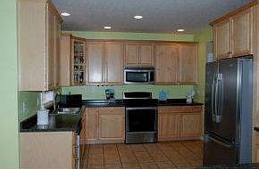 Large Eat-in Kitchen