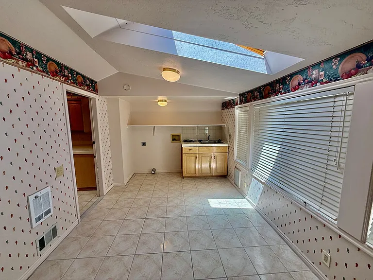 1415 Hopi Cir — Photo 37