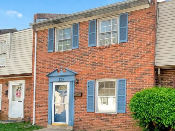 725 Denton Cir, Fredericksburg, VA 22401