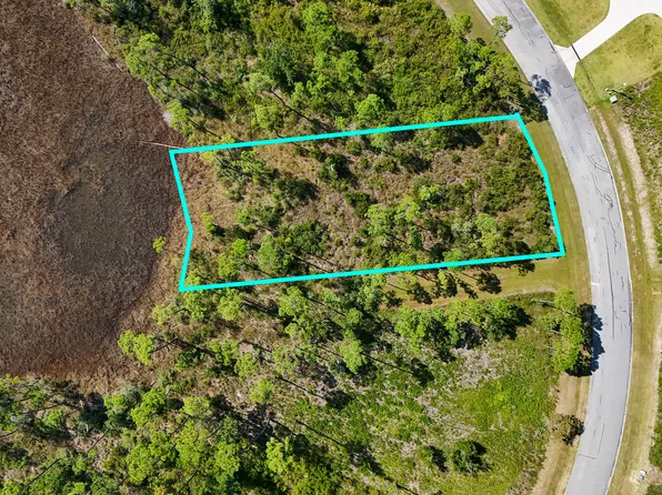 709 Island Ct, Panama City, FL 32404