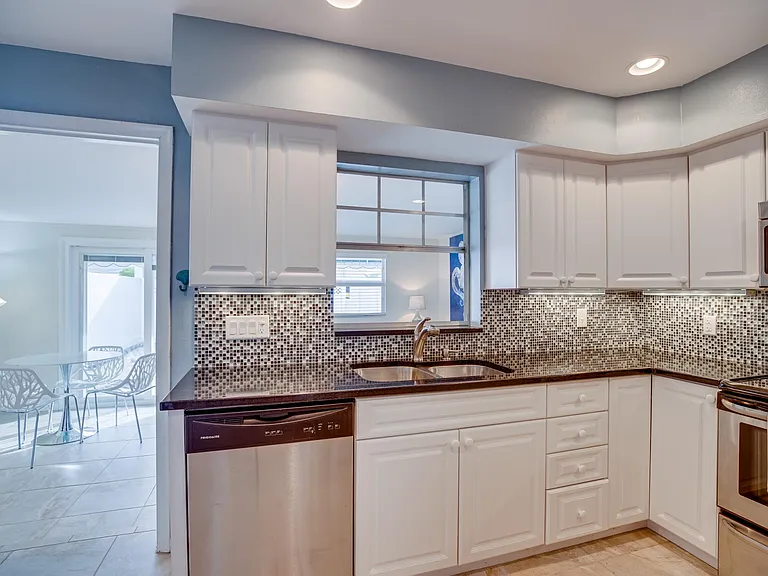 2722 Cardinal Dr — Photo 23