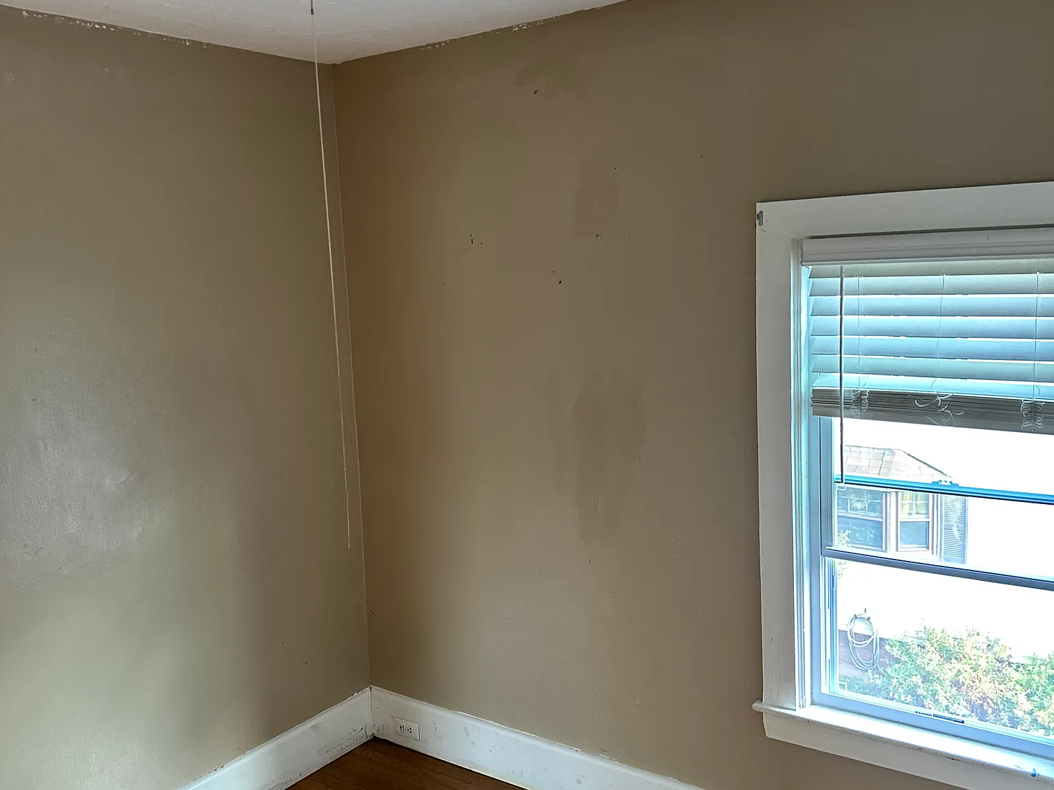37 Taylor Ave — Photo 2