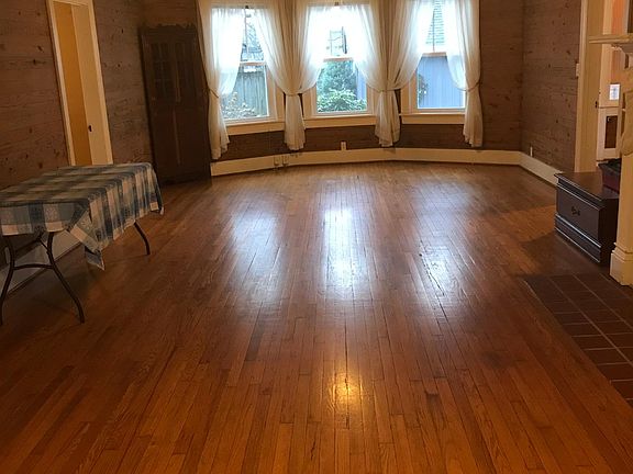 3rd image of 326 E Bell St APT A