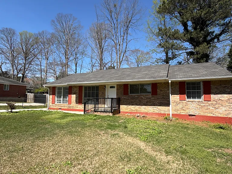 850 King Rd — Photo 11