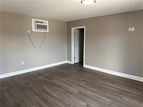 5th image of 145 N Anthony St #103