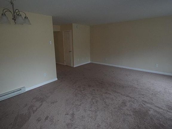5th image of 400 Winding Way #C-14