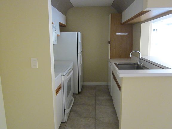 4th image of 2504 SE Anchorage Cv APT H-1