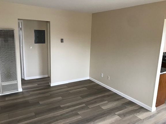 4th image of 580 Columbia Ave #6