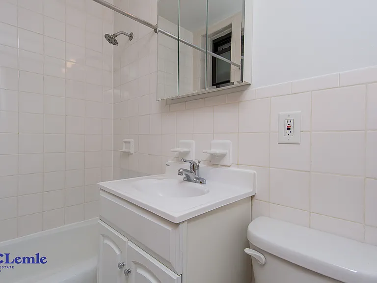 216 E 83rd St #4RW — Photo 6