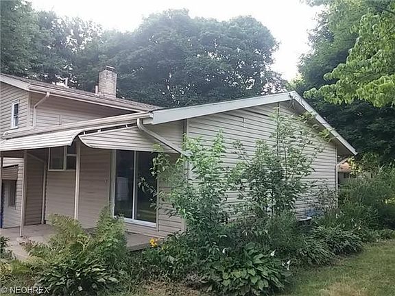 5th image of 180 Heartwood Dr